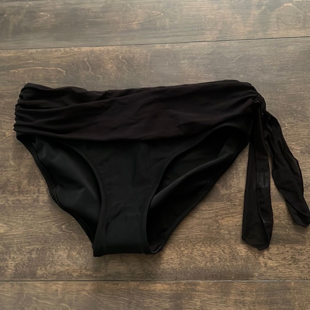 New Be Creative black side tie bikini Sz- 12 USA